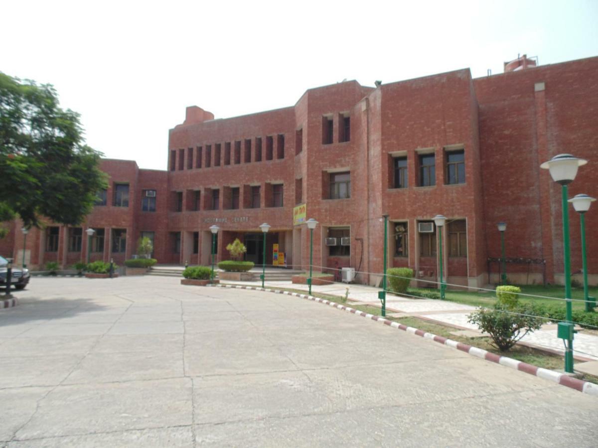 Хостел Ymca Greater Noida Programme Centre Делі Екстер'єр фото